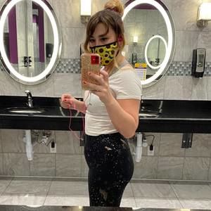 Meet your Posher, Chloe